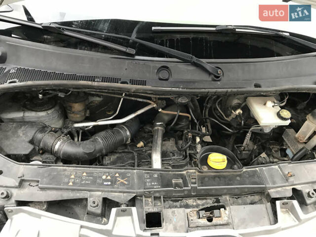 Белый Рено Мастер, объемом двигателя 2.3 л и пробегом 275 тыс. км за 14500 $, фото 35 на Automoto.ua