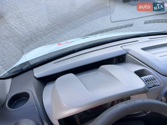 Рено Мастер 2017 в Нововолынск на Automoto.ua Белый Рено Мастер, объемом двигателя 2.3 л и пробегом 385 тыс. км за 18490 $, фото 16 на Automoto.ua