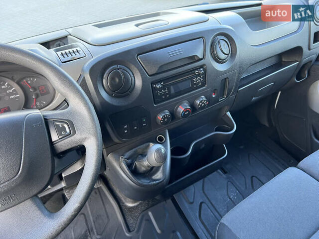 Рено Мастер 2017 в Нововолынск на Automoto.ua Белый Рено Мастер, объемом двигателя 2.3 л и пробегом 385 тыс. км за 18490 $, фото 13 на Automoto.ua