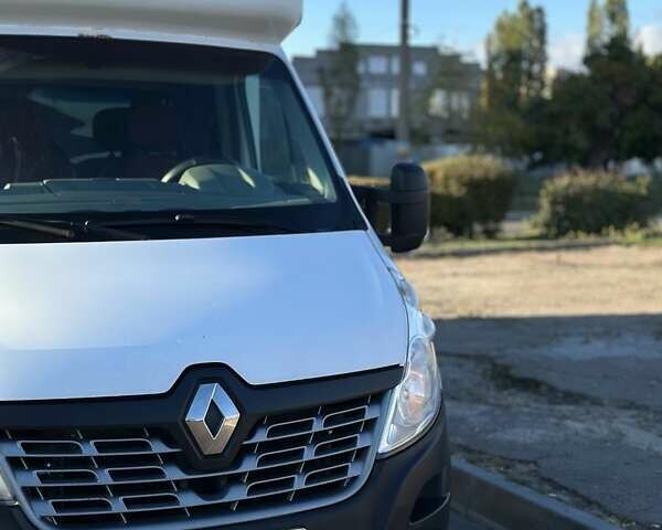 Белый Рено Мастер, объемом двигателя 2.3 л и пробегом 550 тыс. км за 14500 $, фото 3 на Automoto.ua