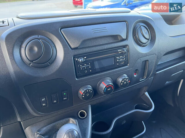 Рено Мастер 2017 в Нововолынск на Automoto.ua Белый Рено Мастер, объемом двигателя 2.3 л и пробегом 385 тыс. км за 18490 $, фото 14 на Automoto.ua