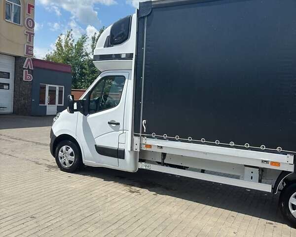 Белый Рено Мастер, объемом двигателя 2.3 л и пробегом 315 тыс. км за 16600 $, фото 3 на Automoto.ua