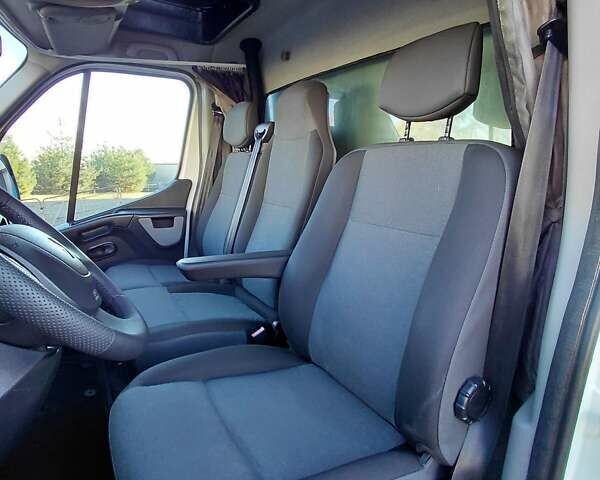 Білий Рено Мастєр, об'ємом двигуна 2.3 л та пробігом 500 тис. км за 16550 $, фото 25 на Automoto.ua