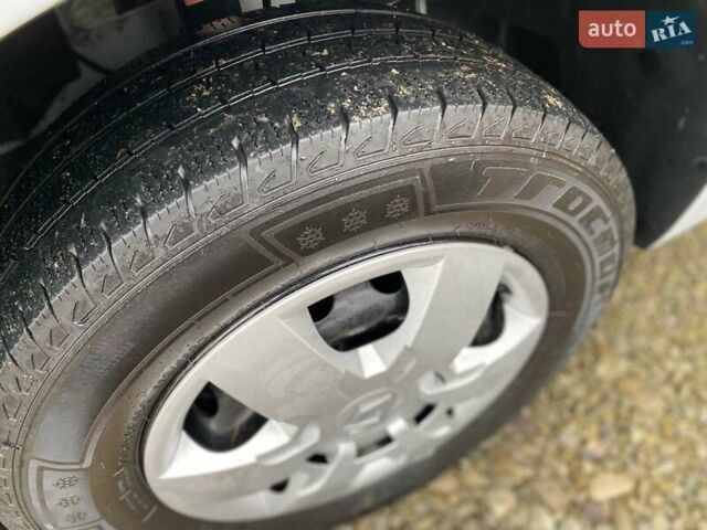 Белый Рено Мастер, объемом двигателя 2.3 л и пробегом 257 тыс. км за 15400 $, фото 24 на Automoto.ua