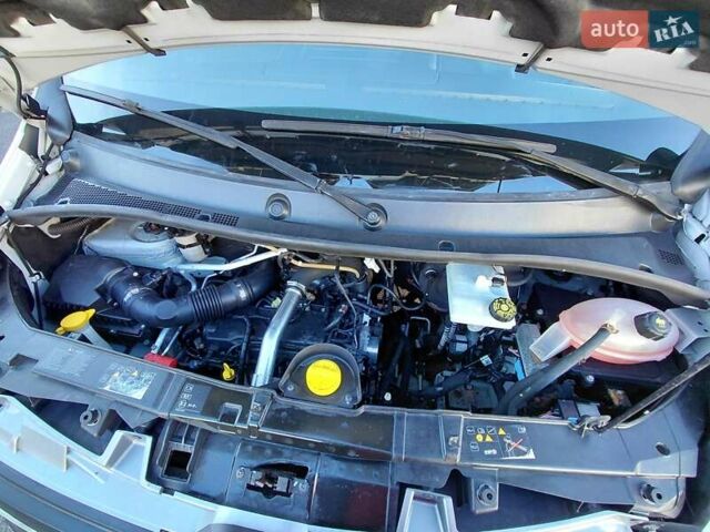 Білий Рено Мастєр, об'ємом двигуна 2.3 л та пробігом 500 тис. км за 16550 $, фото 20 на Automoto.ua