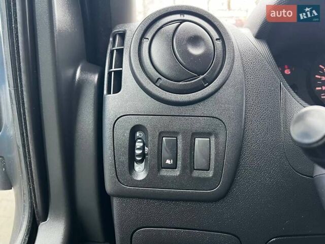 Белый Рено Мастер, объемом двигателя 2.3 л и пробегом 249 тыс. км за 26999 $, фото 39 на Automoto.ua