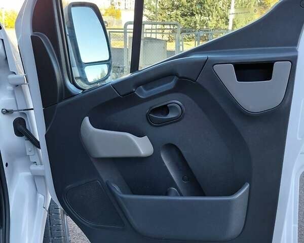 Білий Рено Мастєр, об'ємом двигуна 2.3 л та пробігом 500 тис. км за 16550 $, фото 27 на Automoto.ua