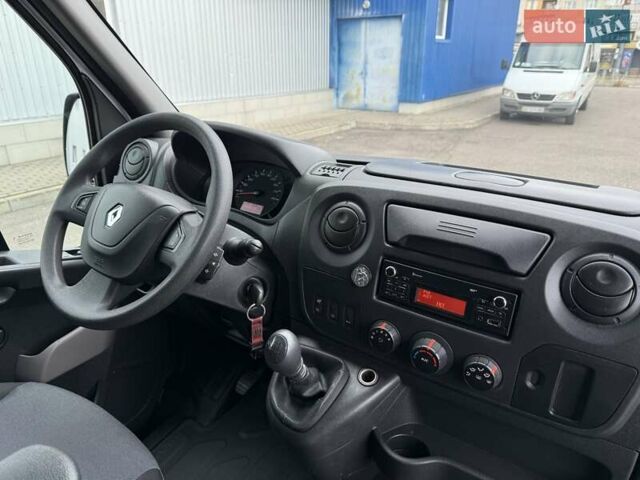 Белый Рено Мастер, объемом двигателя 2.3 л и пробегом 379 тыс. км за 17600 $, фото 63 на Automoto.ua