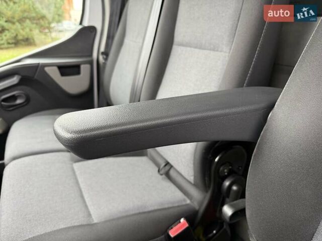 Белый Рено Мастер, объемом двигателя 2.3 л и пробегом 379 тыс. км за 17600 $, фото 52 на Automoto.ua