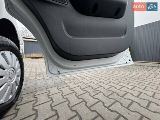 Білий Рено Мастєр, об'ємом двигуна 2.3 л та пробігом 385 тис. км за 18300 $, фото 26 на Automoto.ua