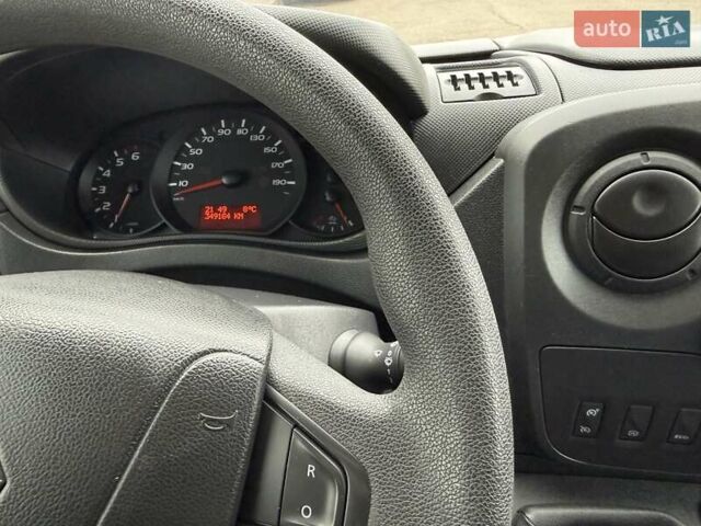 Белый Рено Мастер, объемом двигателя 2.3 л и пробегом 349 тыс. км за 17900 $, фото 68 на Automoto.ua