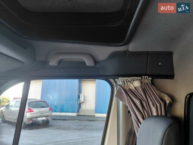 Белый Рено Мастер, объемом двигателя 2.3 л и пробегом 421 тыс. км за 15300 $, фото 37 на Automoto.ua