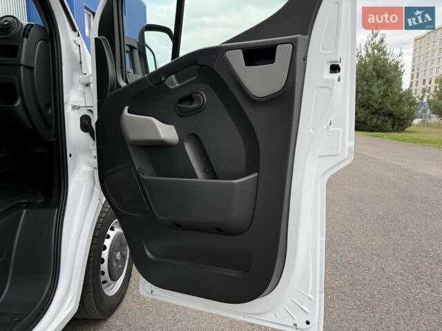 Белый Рено Мастер, объемом двигателя 2.3 л и пробегом 379 тыс. км за 17600 $, фото 56 на Automoto.ua