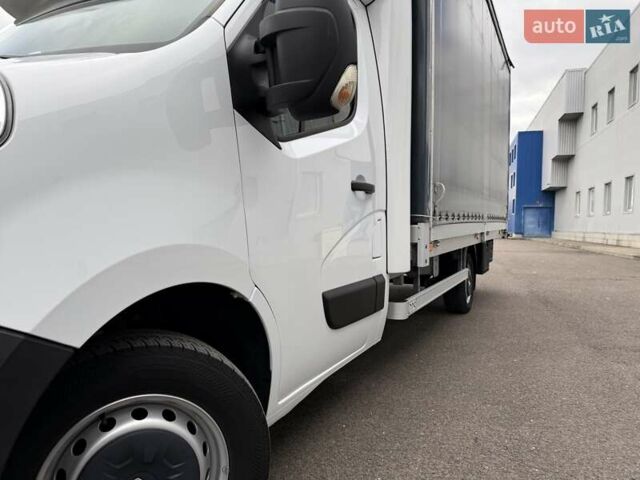 Белый Рено Мастер, объемом двигателя 2.3 л и пробегом 379 тыс. км за 17600 $, фото 6 на Automoto.ua