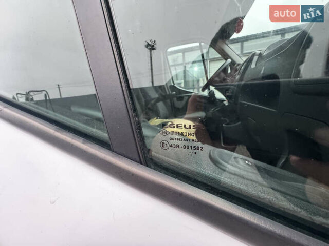 Білий Рено Мастєр, об'ємом двигуна 2.3 л та пробігом 385 тис. км за 18300 $, фото 20 на Automoto.ua