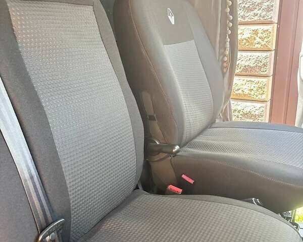 Белый Рено Мастер, объемом двигателя 2.3 л и пробегом 315 тыс. км за 16600 $, фото 18 на Automoto.ua