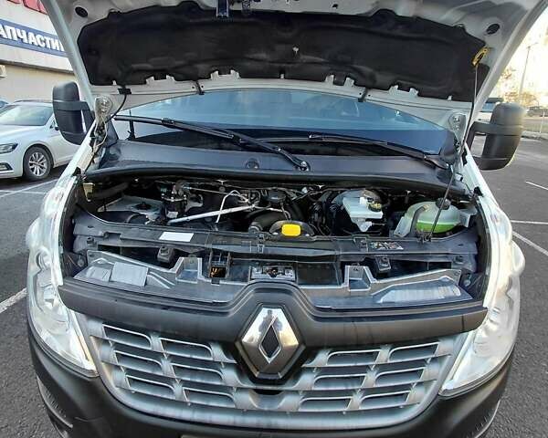 Белый Рено Мастер, объемом двигателя 2.3 л и пробегом 421 тыс. км за 15300 $, фото 39 на Automoto.ua