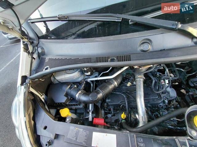 Белый Рено Мастер, объемом двигателя 2.3 л и пробегом 421 тыс. км за 15300 $, фото 42 на Automoto.ua