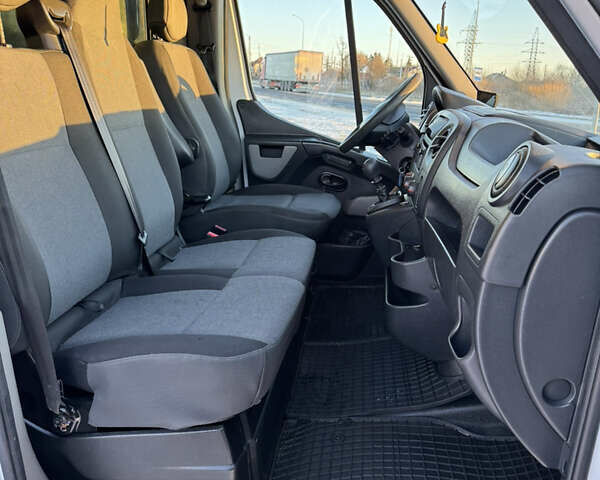 Белый Рено Мастер, объемом двигателя 2.3 л и пробегом 360 тыс. км за 17499 $, фото 35 на Automoto.ua