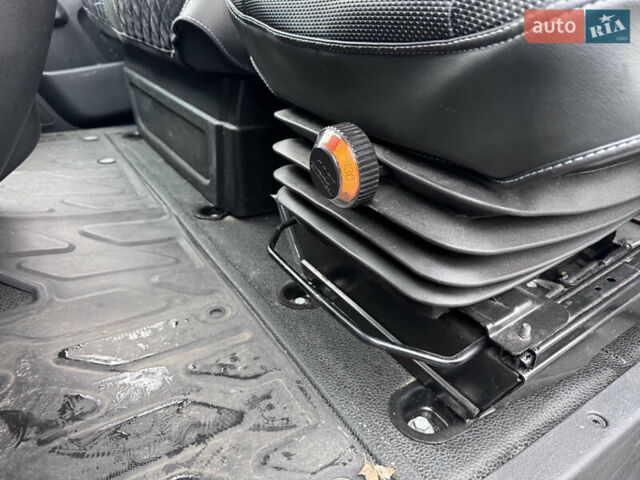 Белый Рено Мастер, объемом двигателя 2.3 л и пробегом 752 тыс. км за 15000 $, фото 10 на Automoto.ua