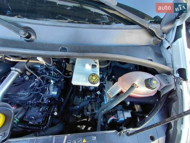 Білий Рено Мастєр, об'ємом двигуна 2.3 л та пробігом 500 тис. км за 16550 $, фото 22 на Automoto.ua