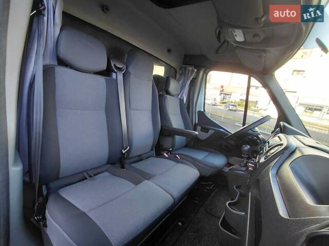 Белый Рено Мастер, объемом двигателя 2.3 л и пробегом 421 тыс. км за 15300 $, фото 24 на Automoto.ua