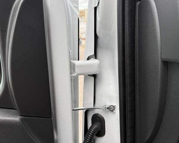 Белый Рено Мастер, объемом двигателя 2.3 л и пробегом 379 тыс. км за 17600 $, фото 48 на Automoto.ua