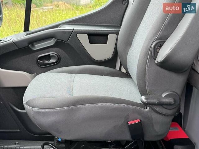 Белый Рено Мастер, объемом двигателя 2.3 л и пробегом 320 тыс. км за 16999 $, фото 40 на Automoto.ua