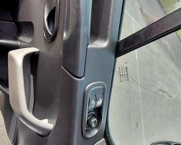 Білий Рено Мастєр, об'ємом двигуна 2.3 л та пробігом 415 тис. км за 16450 $, фото 38 на Automoto.ua