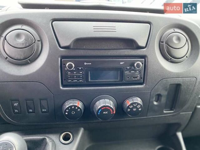 Белый Рено Мастер, объемом двигателя 2.3 л и пробегом 257 тыс. км за 15400 $, фото 38 на Automoto.ua