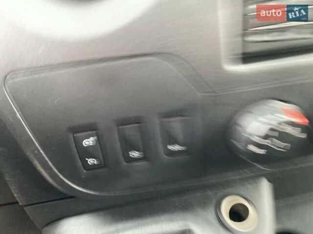 Белый Рено Мастер, объемом двигателя 2.3 л и пробегом 257 тыс. км за 15400 $, фото 36 на Automoto.ua