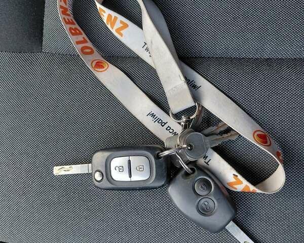 Белый Рено Мастер, объемом двигателя 2.3 л и пробегом 421 тыс. км за 15300 $, фото 45 на Automoto.ua