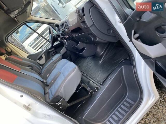 Білий Рено Мастєр, об'ємом двигуна 2.3 л та пробігом 186 тис. км за 14800 $, фото 31 на Automoto.ua