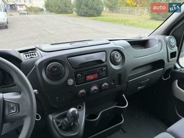 Белый Рено Мастер, объемом двигателя 2.3 л и пробегом 379 тыс. км за 17600 $, фото 55 на Automoto.ua