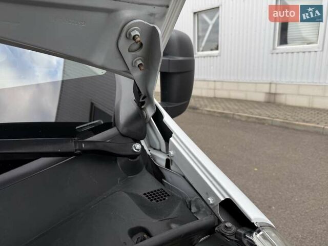 Белый Рено Мастер, объемом двигателя 2.3 л и пробегом 379 тыс. км за 17600 $, фото 75 на Automoto.ua