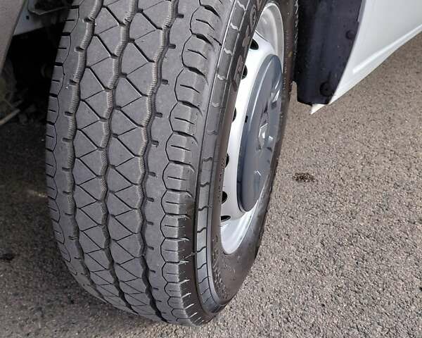 Білий Рено Мастєр, об'ємом двигуна 2.3 л та пробігом 415 тис. км за 16450 $, фото 15 на Automoto.ua