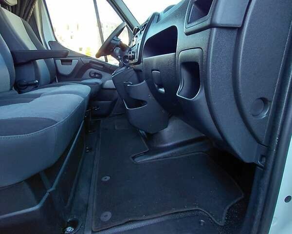 Білий Рено Мастєр, об'ємом двигуна 2.3 л та пробігом 500 тис. км за 16550 $, фото 33 на Automoto.ua