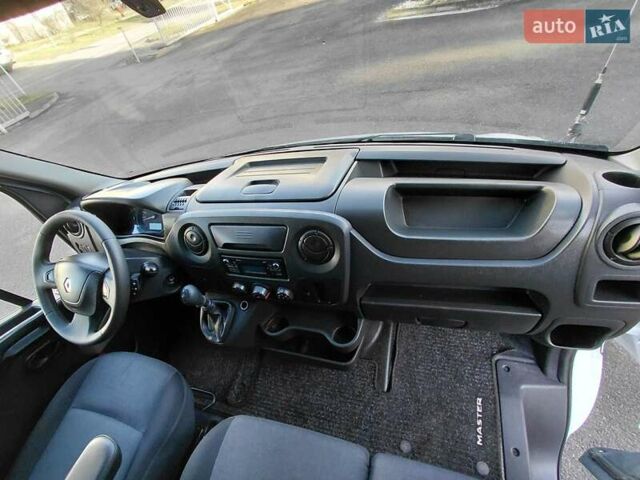 Белый Рено Мастер, объемом двигателя 2.3 л и пробегом 421 тыс. км за 15300 $, фото 27 на Automoto.ua