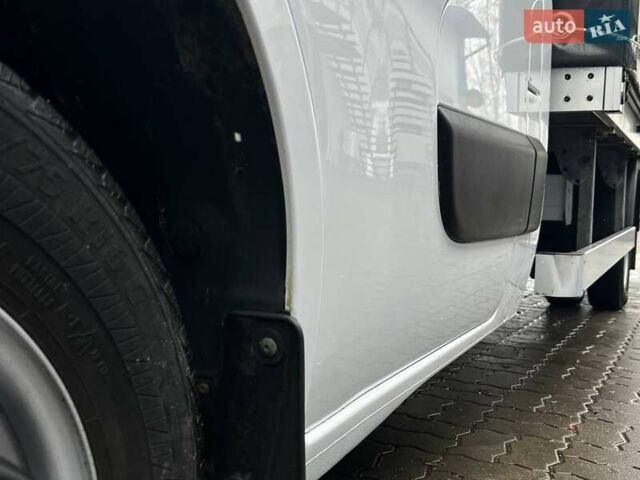Белый Рено Мастер, объемом двигателя 2.3 л и пробегом 249 тыс. км за 26999 $, фото 13 на Automoto.ua