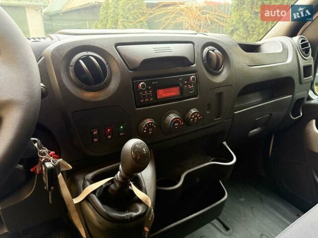 Белый Рено Мастер, объемом двигателя 2.3 л и пробегом 309 тыс. км за 16200 $, фото 51 на Automoto.ua