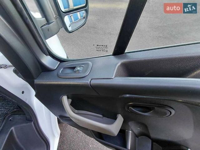 Белый Рено Мастер, объемом двигателя 2.3 л и пробегом 421 тыс. км за 15300 $, фото 22 на Automoto.ua