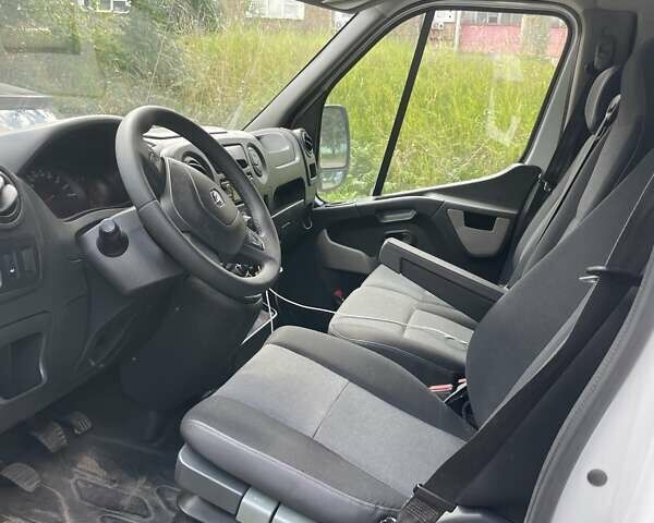 Белый Рено Мастер, объемом двигателя 2.3 л и пробегом 353 тыс. км за 15900 $, фото 7 на Automoto.ua