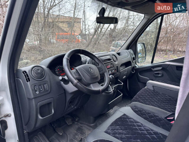 Белый Рено Мастер, объемом двигателя 2.3 л и пробегом 752 тыс. км за 15000 $, фото 11 на Automoto.ua