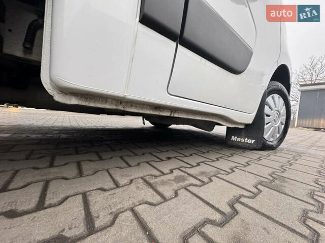 Білий Рено Мастєр, об'ємом двигуна 2.3 л та пробігом 385 тис. км за 18300 $, фото 17 на Automoto.ua