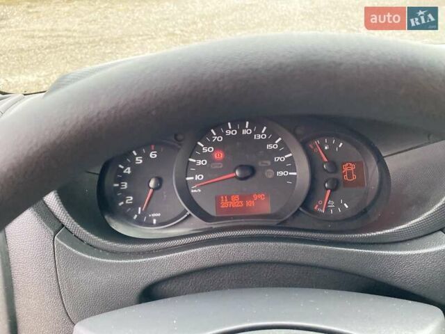 Белый Рено Мастер, объемом двигателя 2.3 л и пробегом 257 тыс. км за 15400 $, фото 40 на Automoto.ua