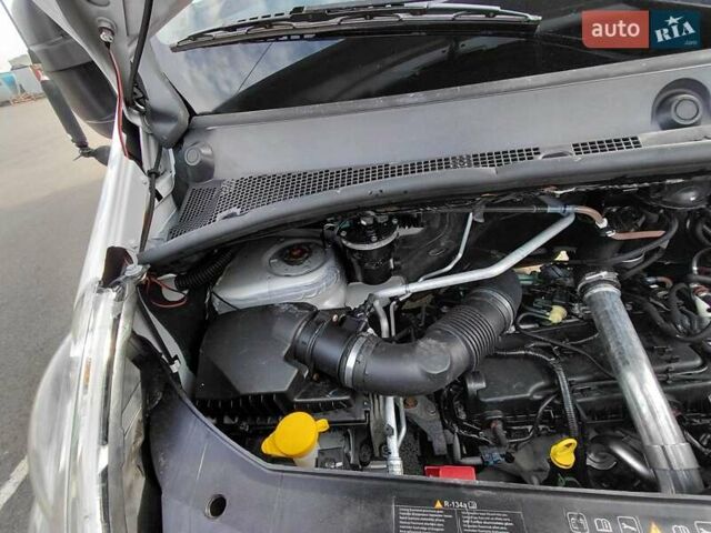 Білий Рено Мастєр, об'ємом двигуна 2.3 л та пробігом 415 тис. км за 16450 $, фото 26 на Automoto.ua