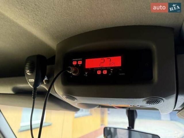 Белый Рено Мастер, объемом двигателя 2.3 л и пробегом 309 тыс. км за 16200 $, фото 64 на Automoto.ua