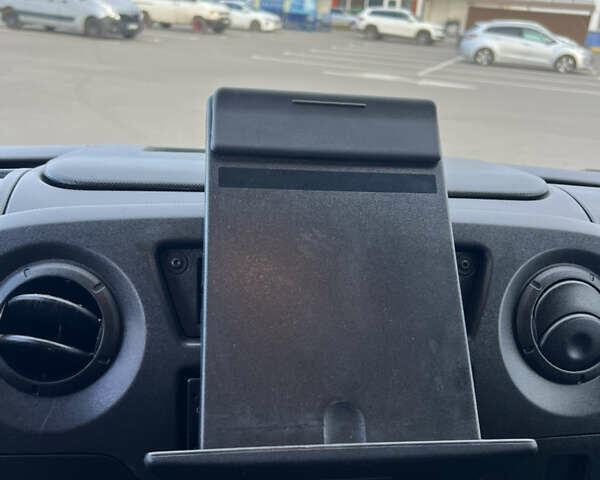 Белый Рено Мастер, объемом двигателя 2.3 л и пробегом 360 тыс. км за 25999 $, фото 31 на Automoto.ua