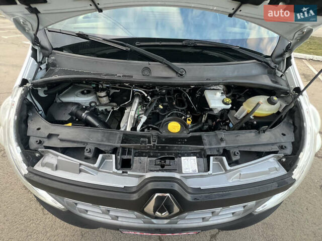 Белый Рено Мастер, объемом двигателя 2.3 л и пробегом 360 тыс. км за 25999 $, фото 43 на Automoto.ua