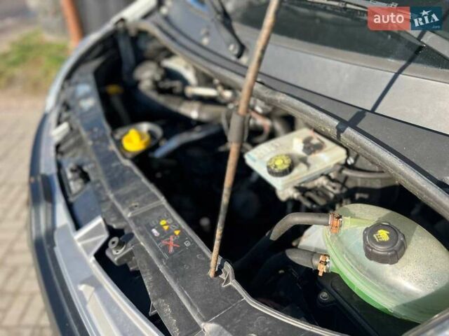 Білий Рено Мастєр, об'ємом двигуна 2.3 л та пробігом 405 тис. км за 17000 $, фото 34 на Automoto.ua